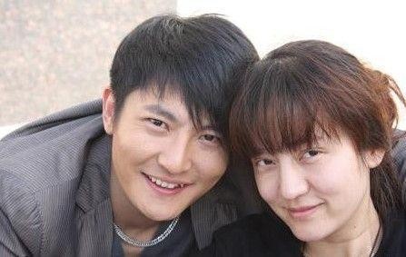 他是陆毅妹夫，长得像坏人演技一流，却因苏明成被骂上热搜