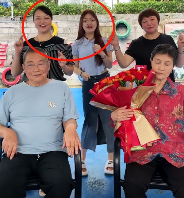 20岁网红猝逝！因生病长相特殊，和女明星撞脸，生前长期被网暴