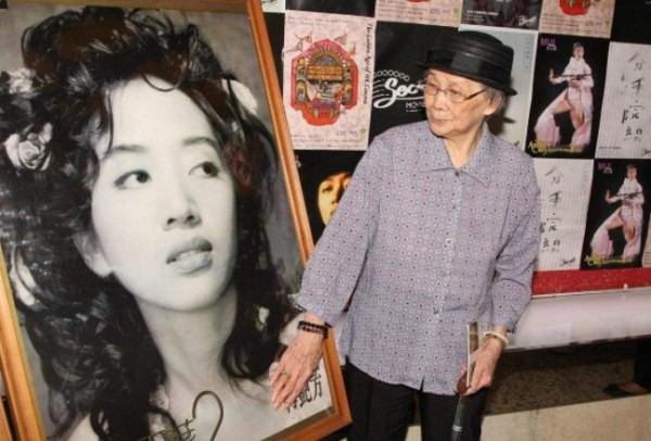 被家人害惨的明星：张韶涵被母亲告上法庭，而她已离开人世