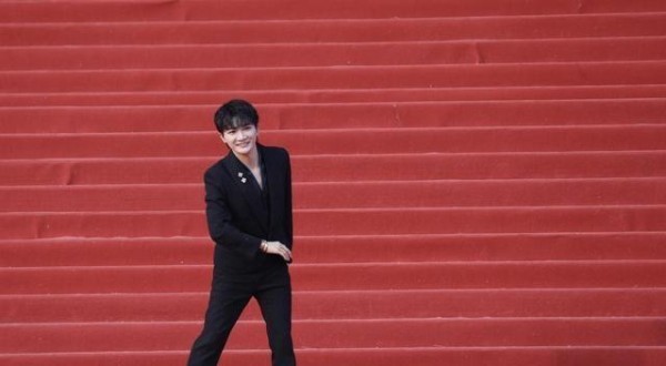 周深声线转换还是太权威了 唱功与商业双丰收