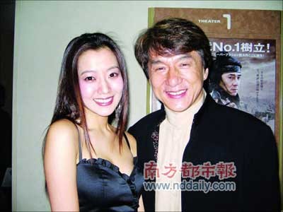 成龙曾与韩国女星金喜善合作《神话》。