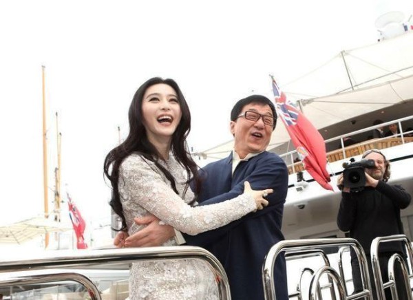 成龙与4个女神级明星合照,还有背后故事,那张惊艳了你