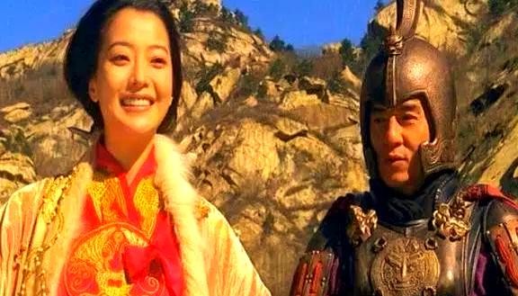 成龙与金喜善：跨越时间的情感重聚
