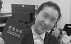 28岁女子被砸死，家属索赔200多万