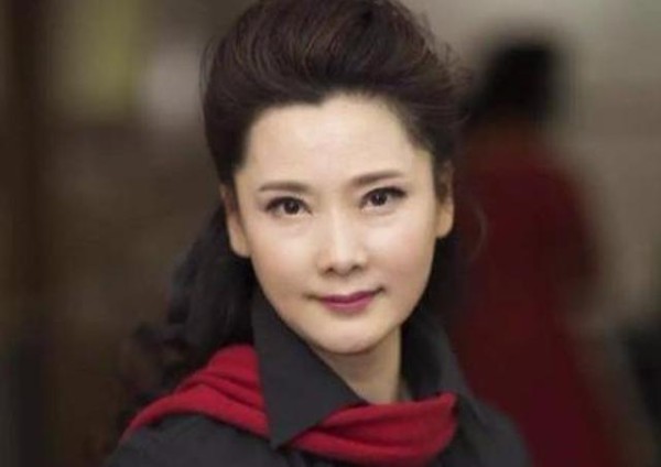 时隔18年《大宅门》重聚，70岁斯琴高娃未老，谈片酬主角