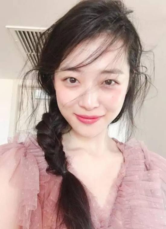 雪莉为什么和具荷拉是好闺蜜 FX成员为什么和雪莉没联系