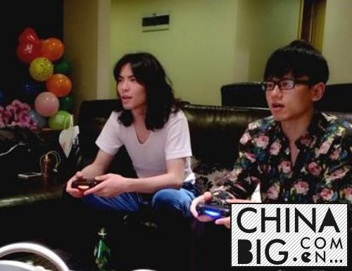 萧敬腾和张杰什么关系？ 谢娜怒斥萧敬腾霸占张杰