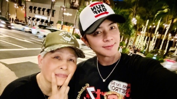 罗志祥谈母亲患病近况，带她染发隔天就忘了，健忘却可爱