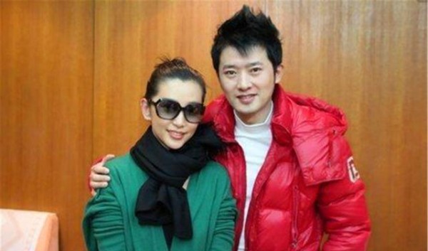 这些明星就算同处一室也没事，狗仔都懒得拍，最后一组亮了