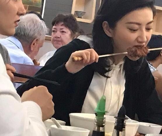 这些吃货明星吃的美食，那种最容易勾起你的食欲？