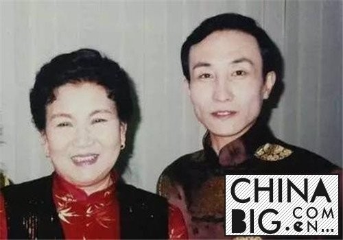 巩汉林和赵丽蓉是什么关系 巩汉林为什么不上春晚