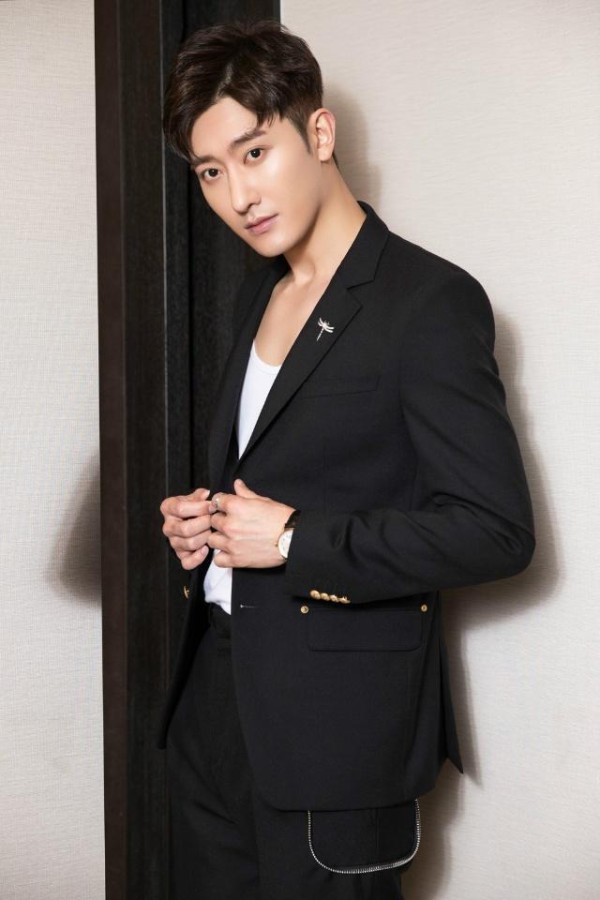 曾与关之琳传绯闻，Super Junior成员周觅作词、作曲推新单曲