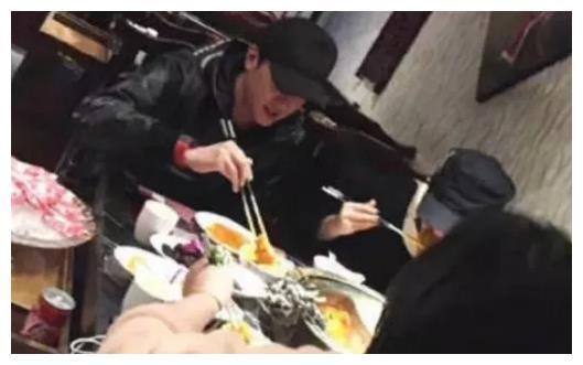 为什么明星消费都要撕小票，冯绍峰和赵丽颖亲身告诉你不撕的后果