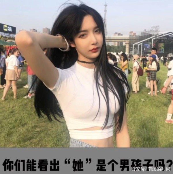 “女装大佬”艾比身材太惹眼，男装照片曝光，网友：心服口服
