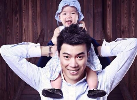 黄毅清是什么人跟黄奕什么关系？黄毅清简历家境如何身价曝光！