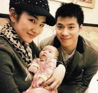 黄毅清是什么人跟黄奕什么关系？黄毅清简历家境如何身价曝光！