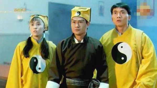 反派武打明星的逗比过往，《驱魔道长》里化身道士和英叔演对手戏