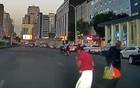 这是一记响亮的耳光，更是一个危险的信号！