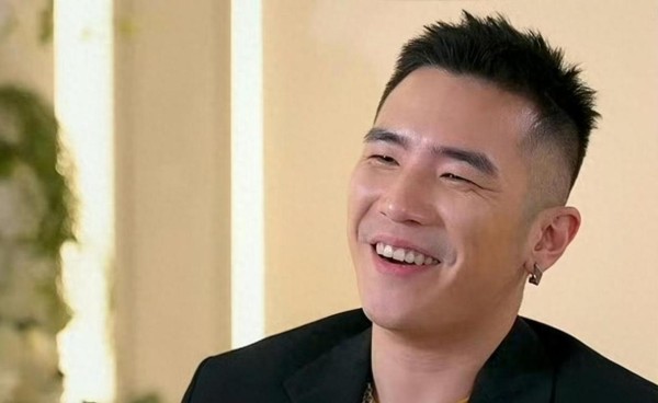 姜大卫儿子交往成人博主还上相亲节目？
