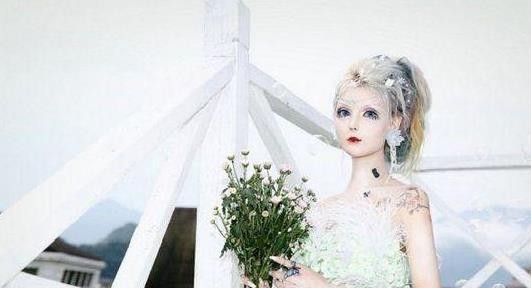 抖音“芭比”走红网络，疑似温婉亲妹，将与莉哥签约斗鱼接班冯提莫！