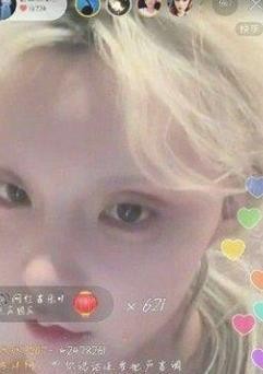 “中国芭比”走红网络，辟谣整容直播卸妆，网友：对不起，打扰了