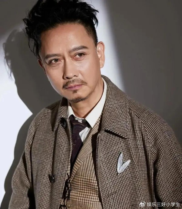 谢君豪：击败张国荣，拍戏救人受伤，娶圈外妻子恩爱终生