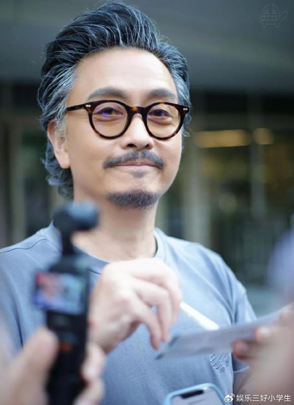 谢君豪：击败张国荣，拍戏救人受伤，娶圈外妻子恩爱终生