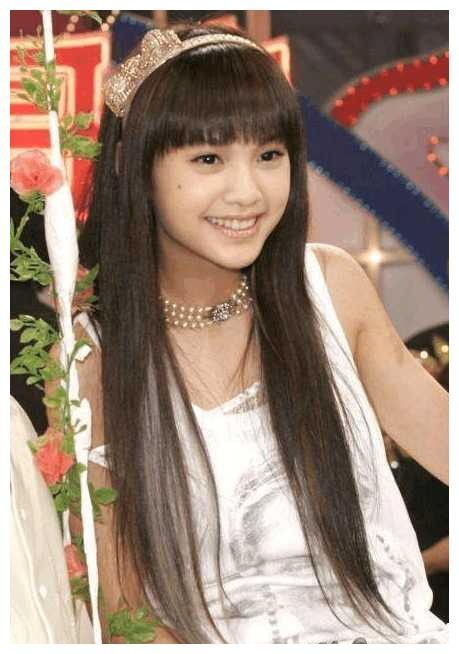 女星公众场合来大姨妈，张钧甯最敬业，张韶涵最尴尬
