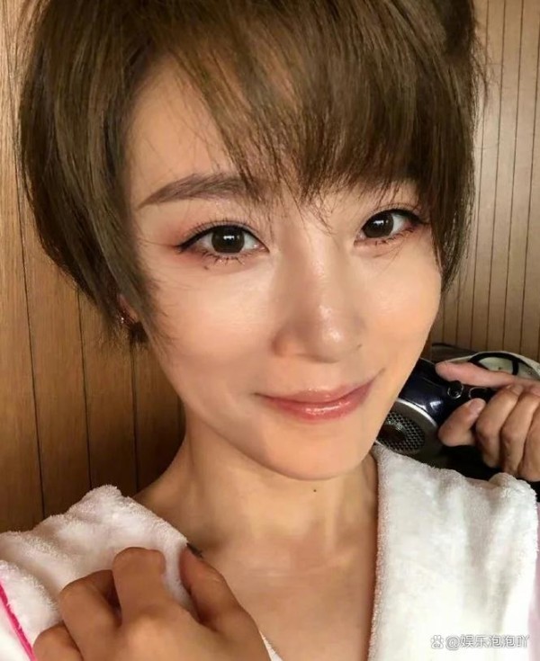 内娱最不被看好的CP，全网喊离后她活成了这样！网友炸了：原来她早不是傻白甜？