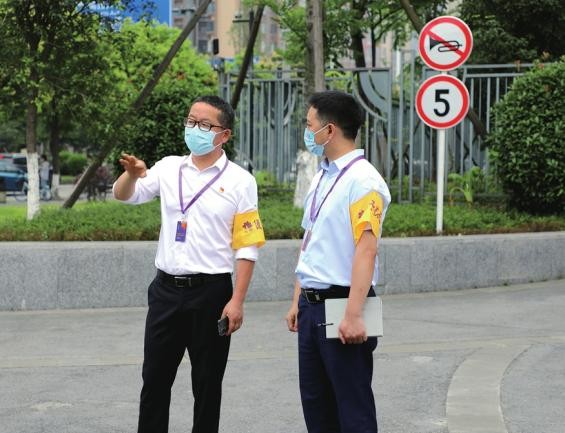 家校同心合力 呵护学生健康成长