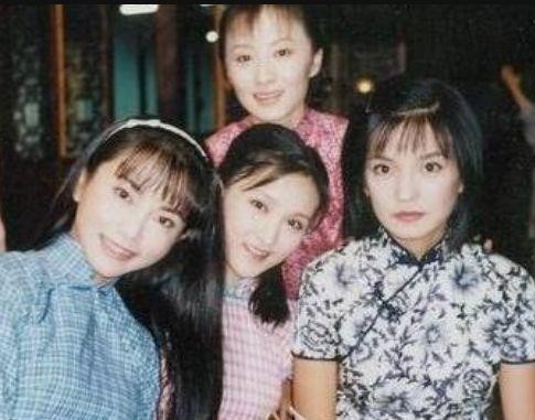 她本身是前途无限演员，与丈夫6天闪婚，为爱退圈再次复出仍美丽