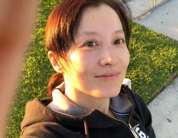 她本身是前途无限演员，与丈夫6天闪婚，为爱退圈再次复出仍美丽