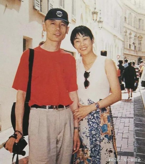 葛优和贺聪结婚，外界议论纷纷，但两人一心一意过自己的小日子