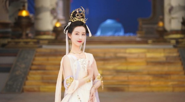 陈都灵毕业于哪个大学高考多少分 陈都灵个人资料家里很有钱吗