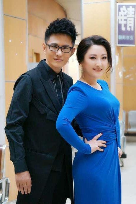 歌手石头近照:做过保安住过地下室,现北京有车房出场费不菲