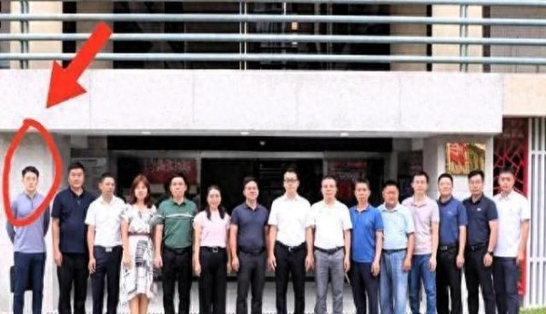 张馨予老公被曝转行保安？百万代言vs几千月薪 真爱or笑话
