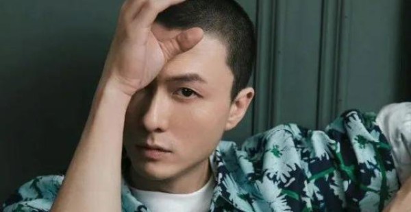 王浩信晒最新造型“韩”风十足！网民称发型不太适合他