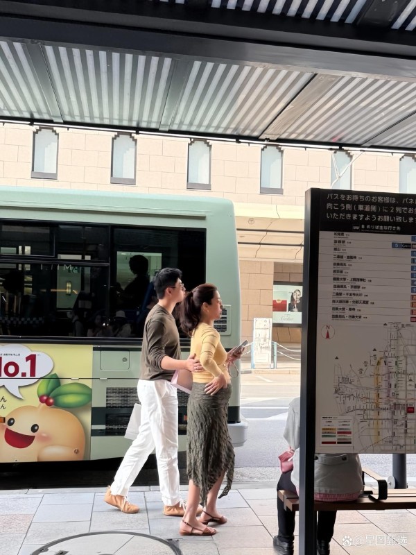 杨采钰在京都被偶遇‘孕肚明显’！背后男人身份成谜！