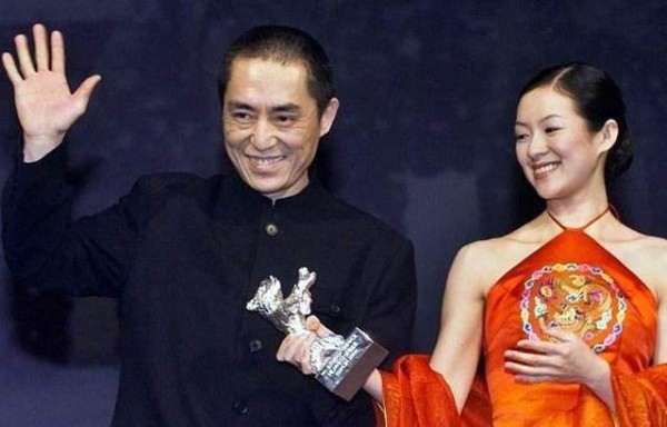 张艺谋怎么那么恨赵薇 两人互呛私下关系不和真相曝光