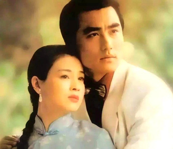 赵明明：从荧幕女神到单身妈妈的精彩人生