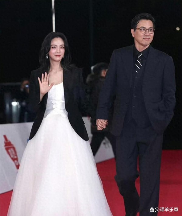 青龙奖一夜，韩国娱乐圈咖位高低，在45岁汤唯身上体现淋漓尽致