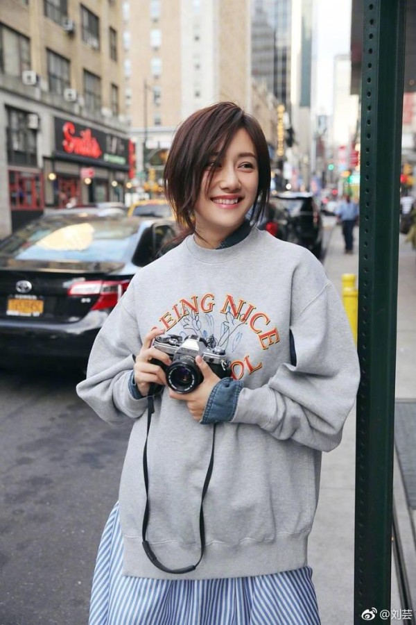 李小璐马苏好姐妹发声: 我不养狗也不整容跟泰迪姐妹团没关系