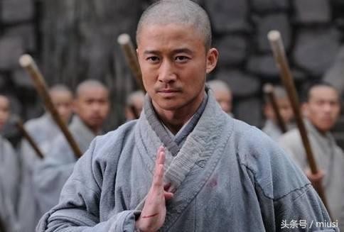刘德华一复出就蹭《战狼2》热度：蛮替吴京开心，熬了那么多年！