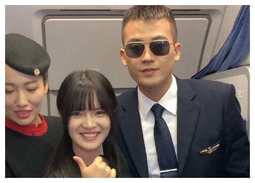 谁说七阿姨采访明星容易？遇上“直男”王一博，背景再厉害也没用