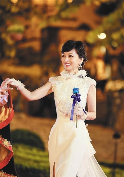 赵雅芝出场美翻众人。