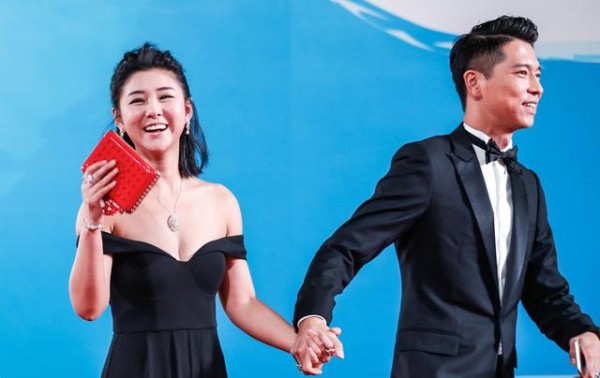 相爱7年明星夫妻，怕老婆吃醋拒接吻戏，网友：这才是真爱！