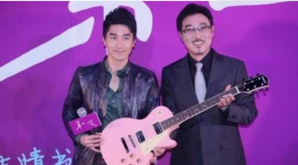 这四对明星父子，一代更比一代强，最后一对简直长得一模一样