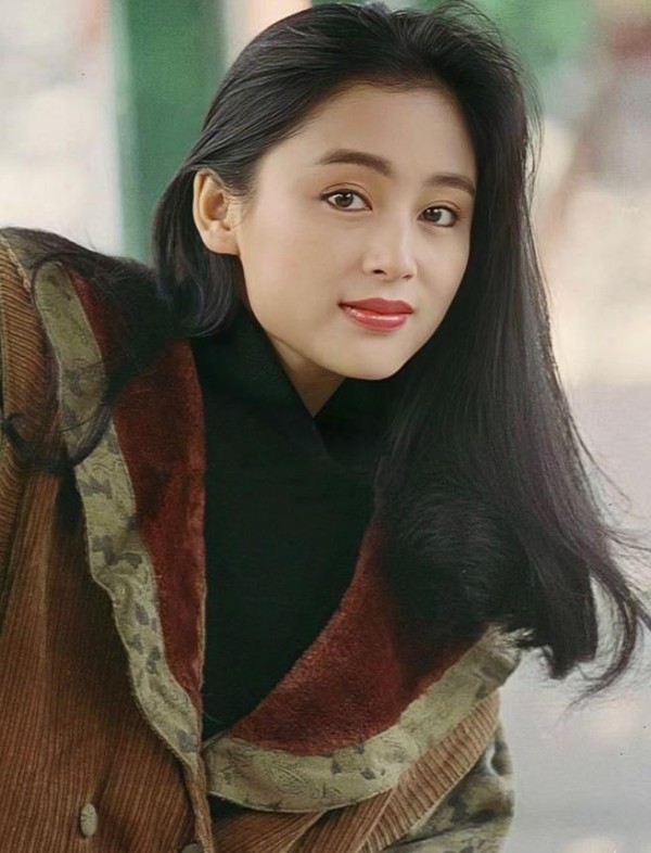 回顾：陈红从琼瑶女郎到陈导背后的女人，容颜变迁之谜