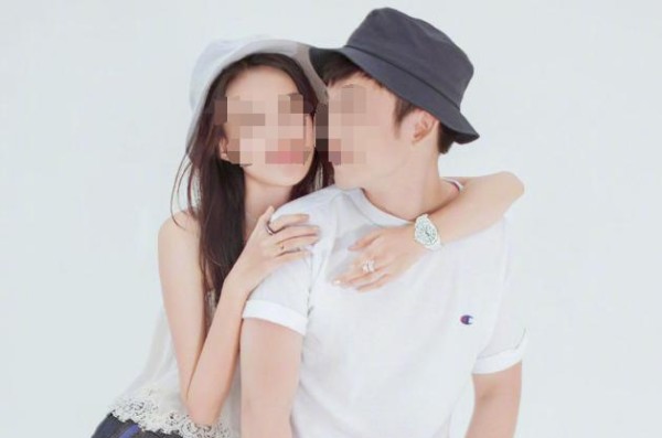 男闺蜜脚扭后我去他家照顾，回家发现满屋亲朋好友，等我签字离婚