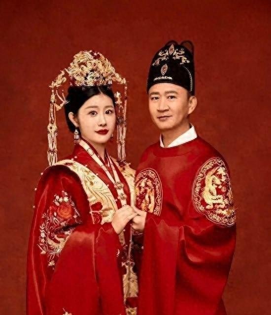 李嘉明大学生妻子突然住院，留言动态疑婚变，知情人爆料账号被盗